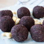 Raw energy balls s ovocnými vločkami recept